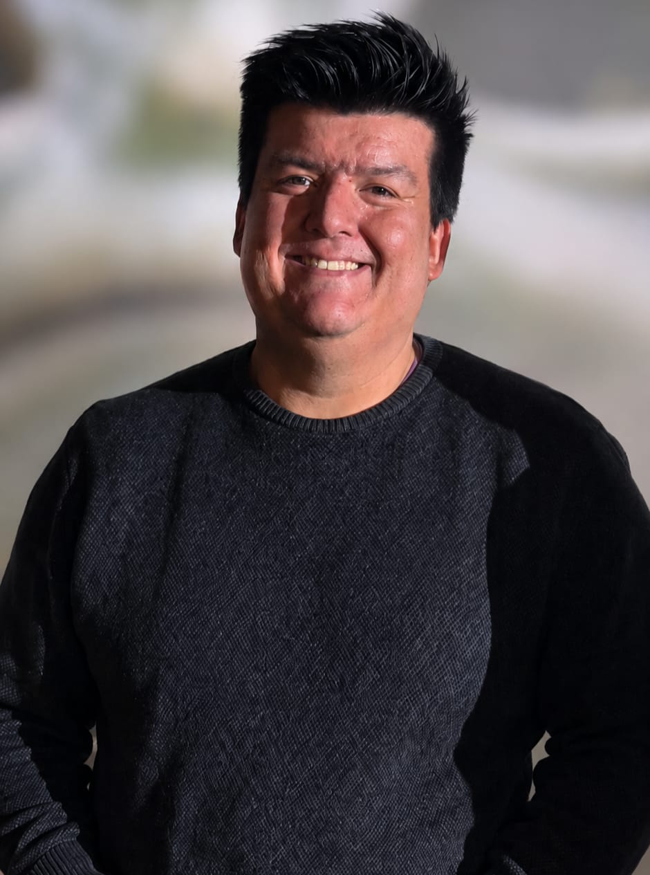 Retrato de Sebastián Molina, físico y creador de Física en 1 Minuto